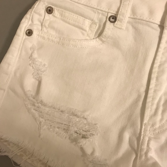 American Eagle White Denim Ripped Shorts Size 2 - Picture 3 of 3